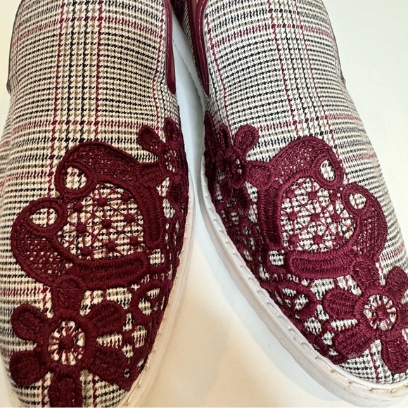 Karl Lagerfeld Paris CARLYN Plaid Slip On Sneaker - Picture 3 of 10